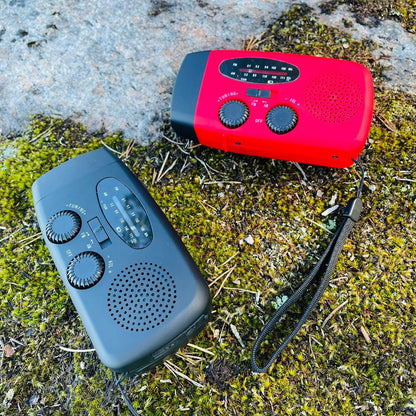 NödVakt™ | Nödradio 2000 mAh inbyggd Powerbank, Ficklampa och Solceller
